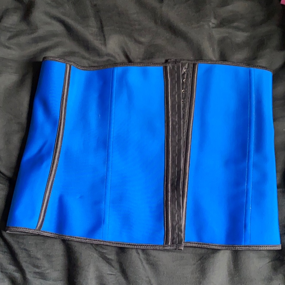 Waist shaper